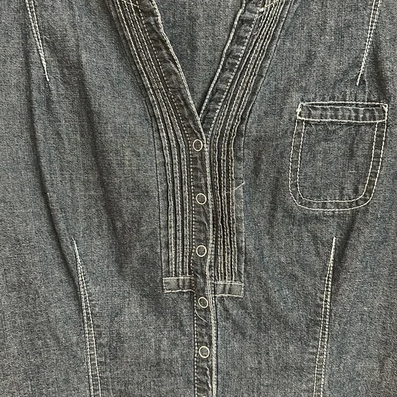 Access cap sleeve denim top with white topstitching - Picture 2 of 5